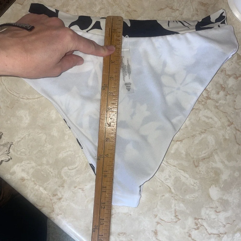 Two Piece Bathing Suit Bikini Cheeky Bottoms Hawaiian Floral‎ Dark Blue White